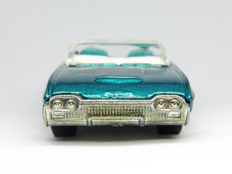 Illustration for article titled Hotwheels 1963 Ford Thunderbird